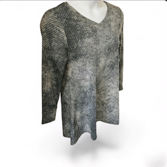 LULAROE Women's super soft oversized V- neck LongSleeve snake print tunic top - Picture 5 of 15